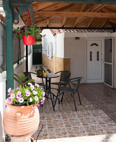 Kalamata Marina House | Αυλή στην Μαρίνα