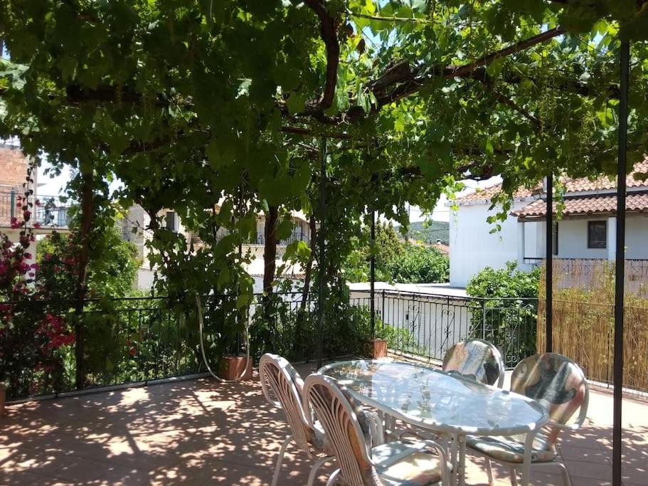 Iklaina Villa | Ευχάριστο σπίτι με ωραίο κήπο