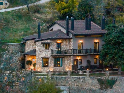 Synikia Mesi Trikalon House | Ξενώνας Θεαλίς