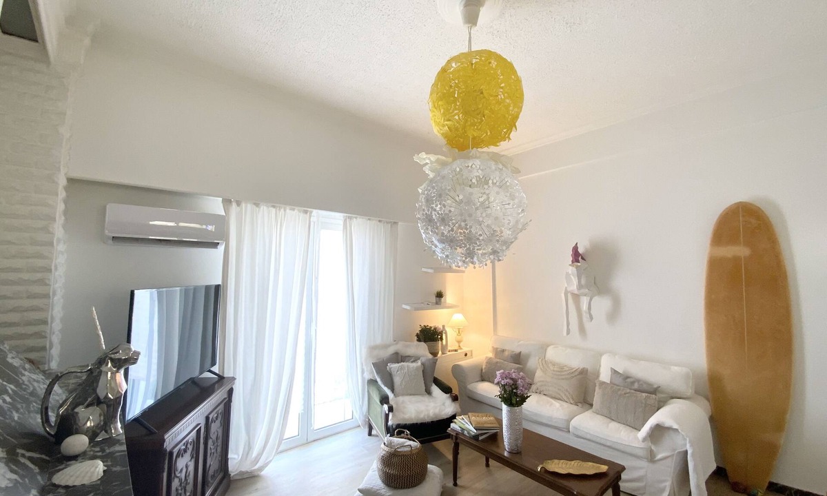 Agios Dimitrios House | 150m² Unique &Sunlit Live/Work Space in Athens