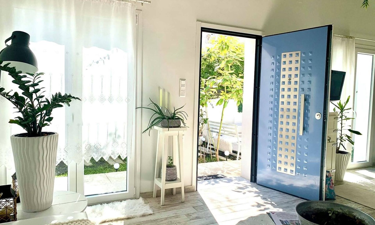 Volos City Centre House | 1922 Epoch Harmony Oikia 5΄- city center. Pet Friendly. with courtyard & terrace