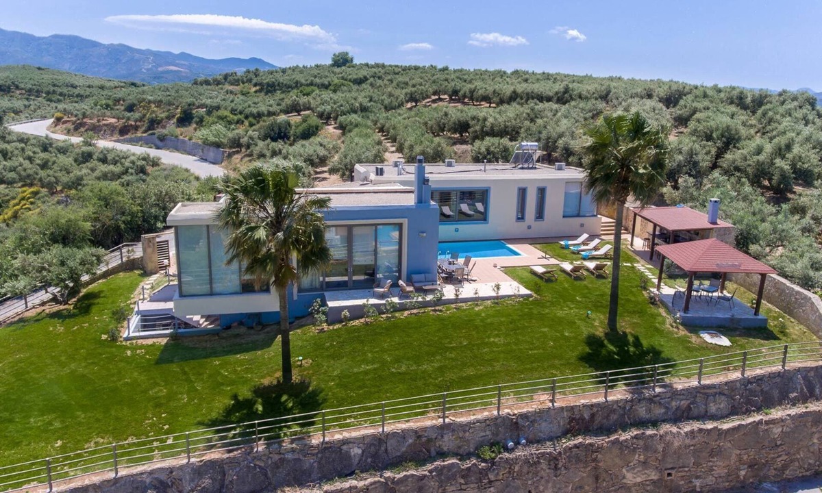 Platanias Villa | 5-bedroom Modern Interior Villa of 300 sq m with private (heated) pool