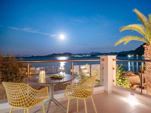 Avlakia Hotel | 8MOONS Boutique Apartments