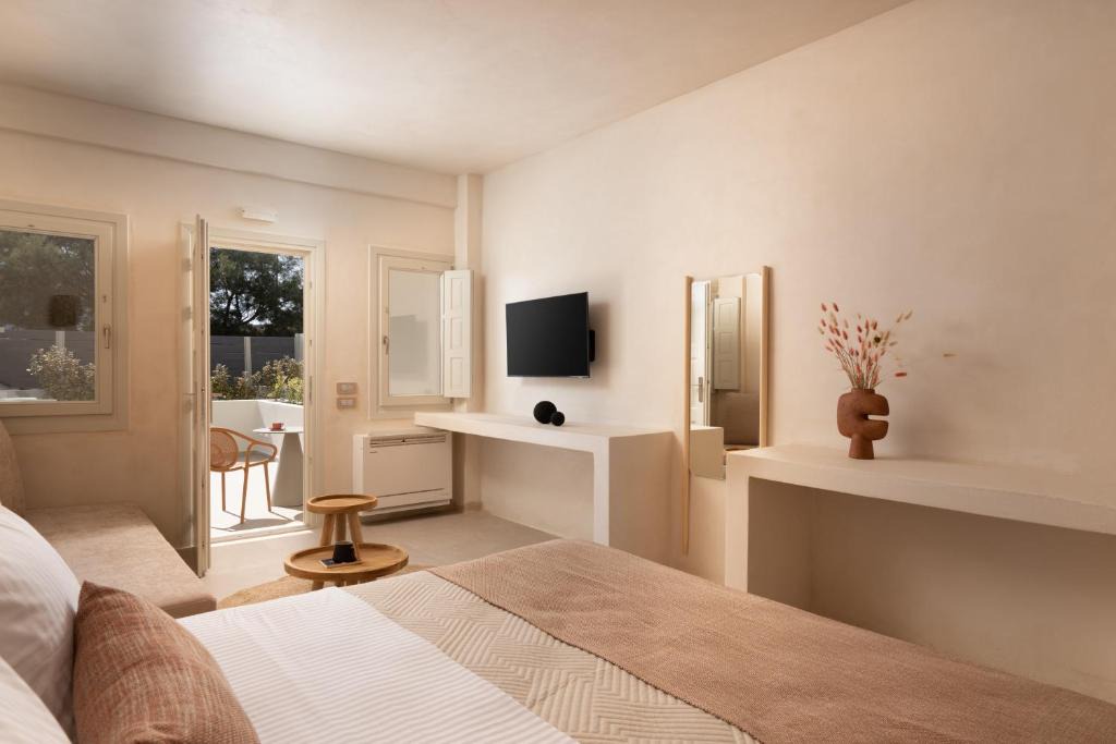 Tholos Apartment | Acanthus Oia - Suites With Private Hot Tub