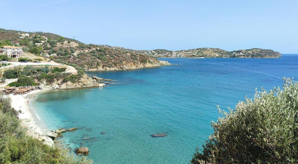 Agii Apostoli House | Aegean Beachfront Apartments