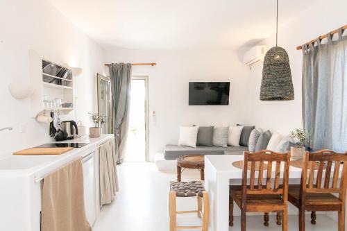 Skalados Apartment | Aeolus studio