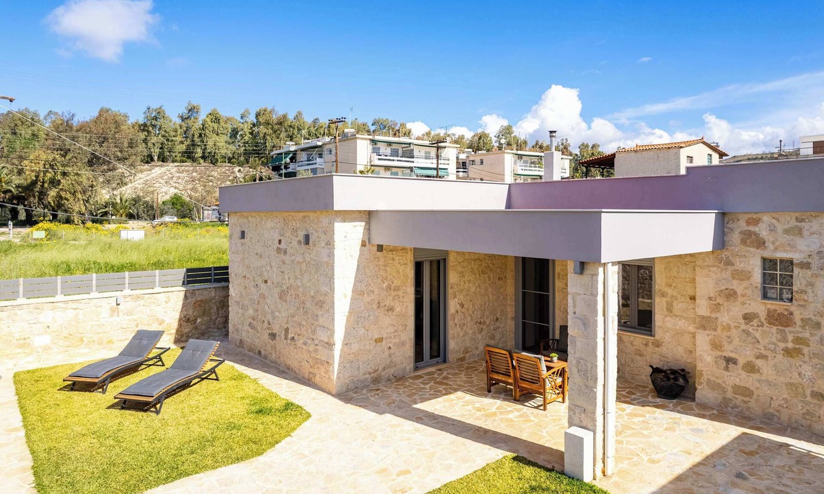 Isthmia Villa | AG Stone Home - Idyllic Beachside Villa in Isthmia