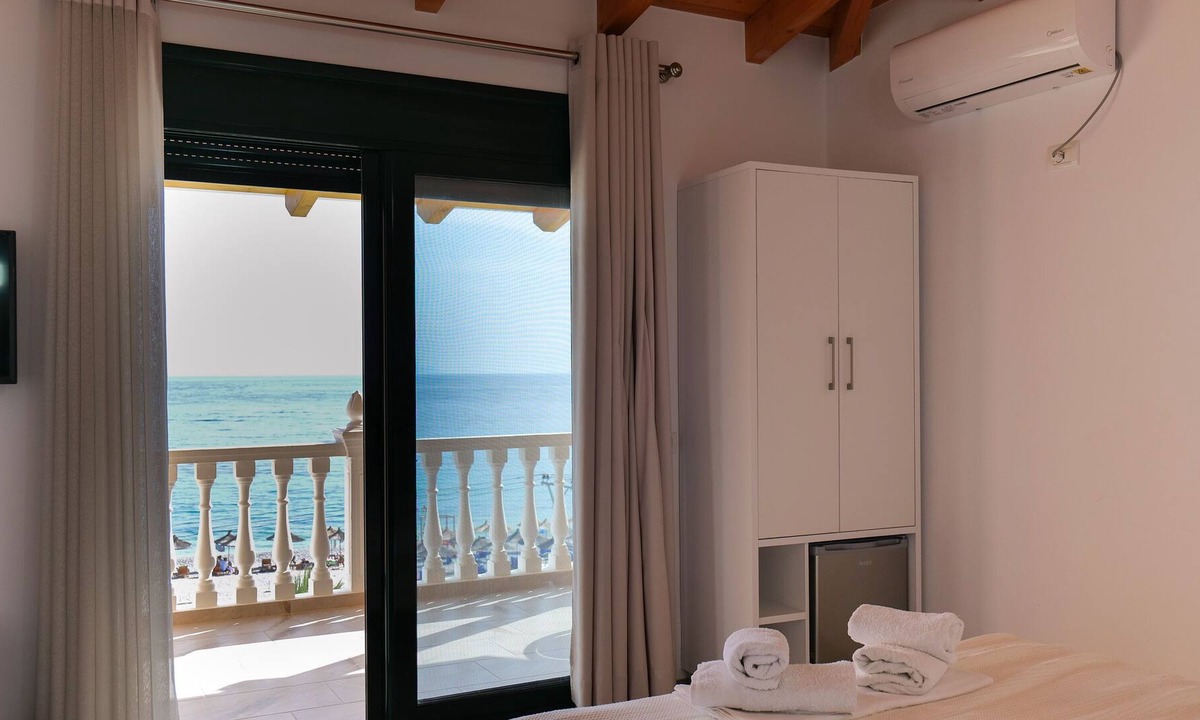 Jala Hotel | Alex & Sofi Hotel