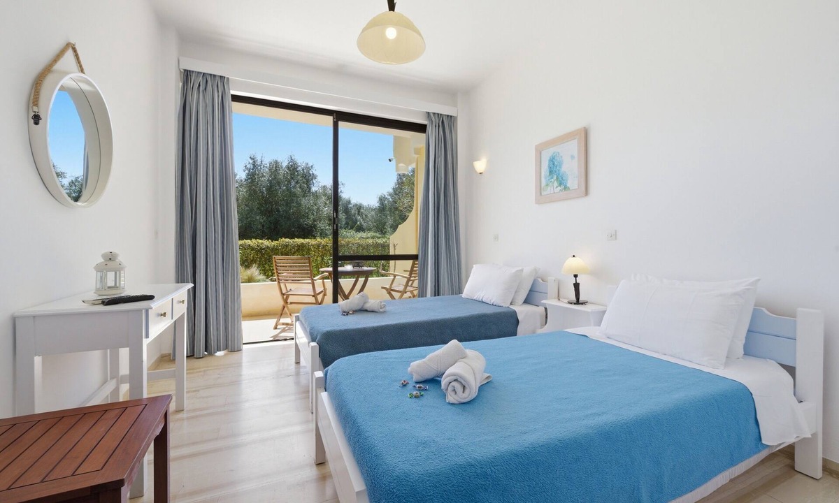 Lefkimmi Apartment | Alexandra Studio 4 Apartment with Private Balcony & Wi-Fi