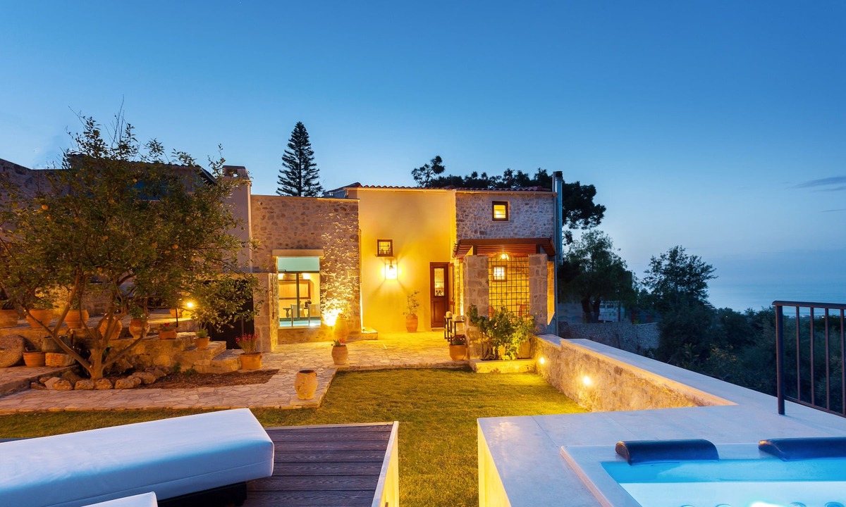 Maroulas Villa | Ali Vafi's Villa - Heated Jacuzzi & Indoor Pool