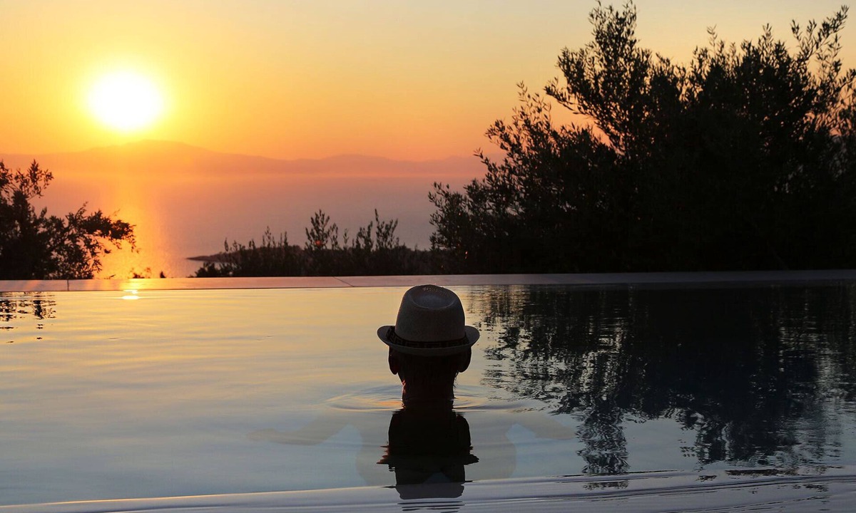 Lefktron Villa | Alisseos "Villa South" Get away from it all in pure Mediterranean nature,