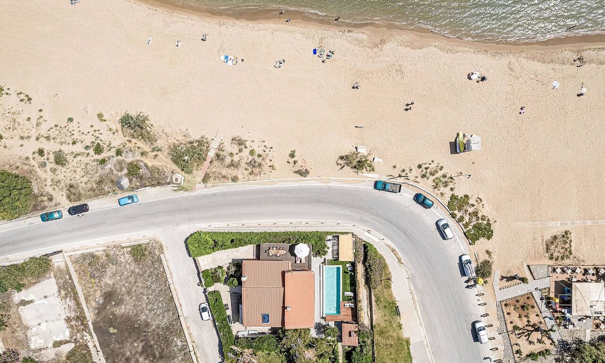 Daratsos House | am Strand mit Pool für eine oder zwei Familien by Interhome