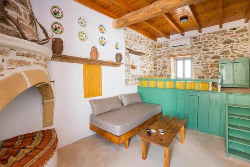 Asklipiio Apartment | Amarantos-Traditional Village House-Apollona