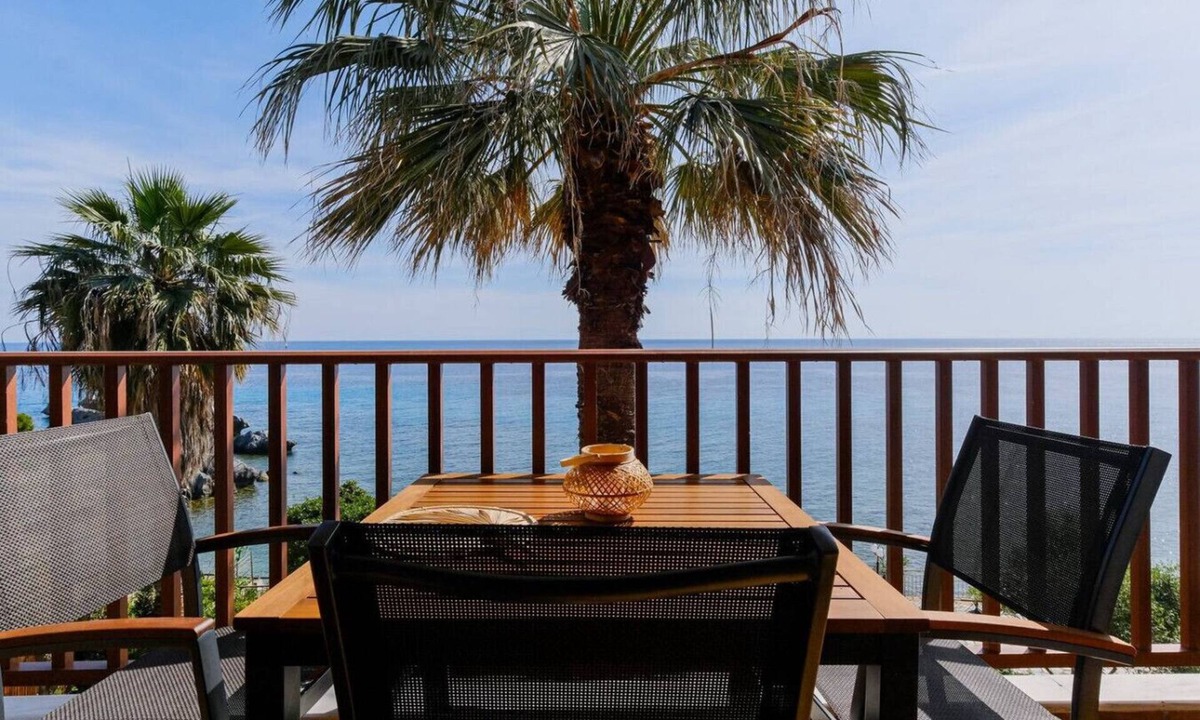 Kassandra Apartment | Amfitriti Seafront Apartment 5 by RentalsPro