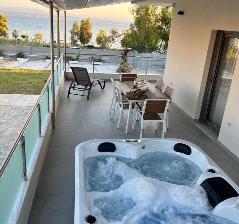 Eretria Apartment | AMORÉA Jacuzzi Suites Evia