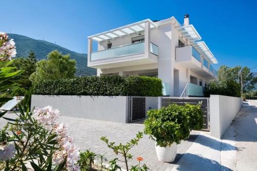 Vassiliki Apartment | Anastasia Studios