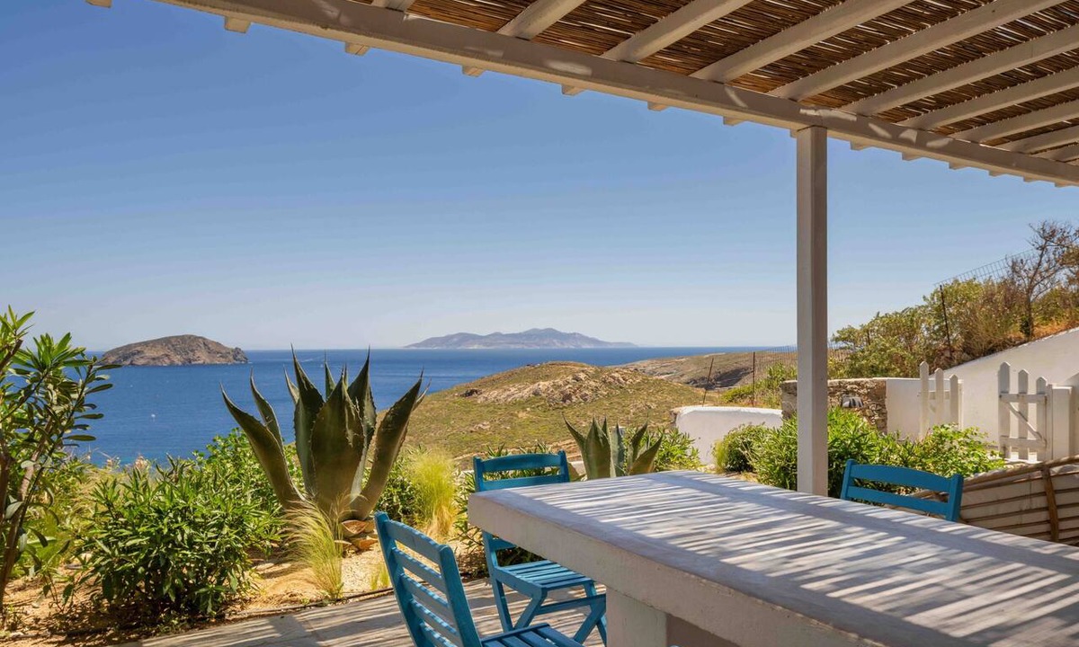 Serifos Apartment | Apartment 'Blue House Agios Sostis' with Sea View, Private Terrace and Air Conditioning