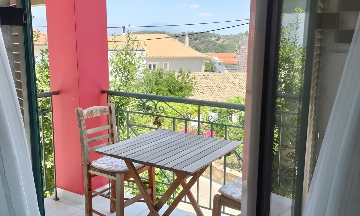 Katomerion Apartment | Apartment 'By The Sea 2' with Private Garden