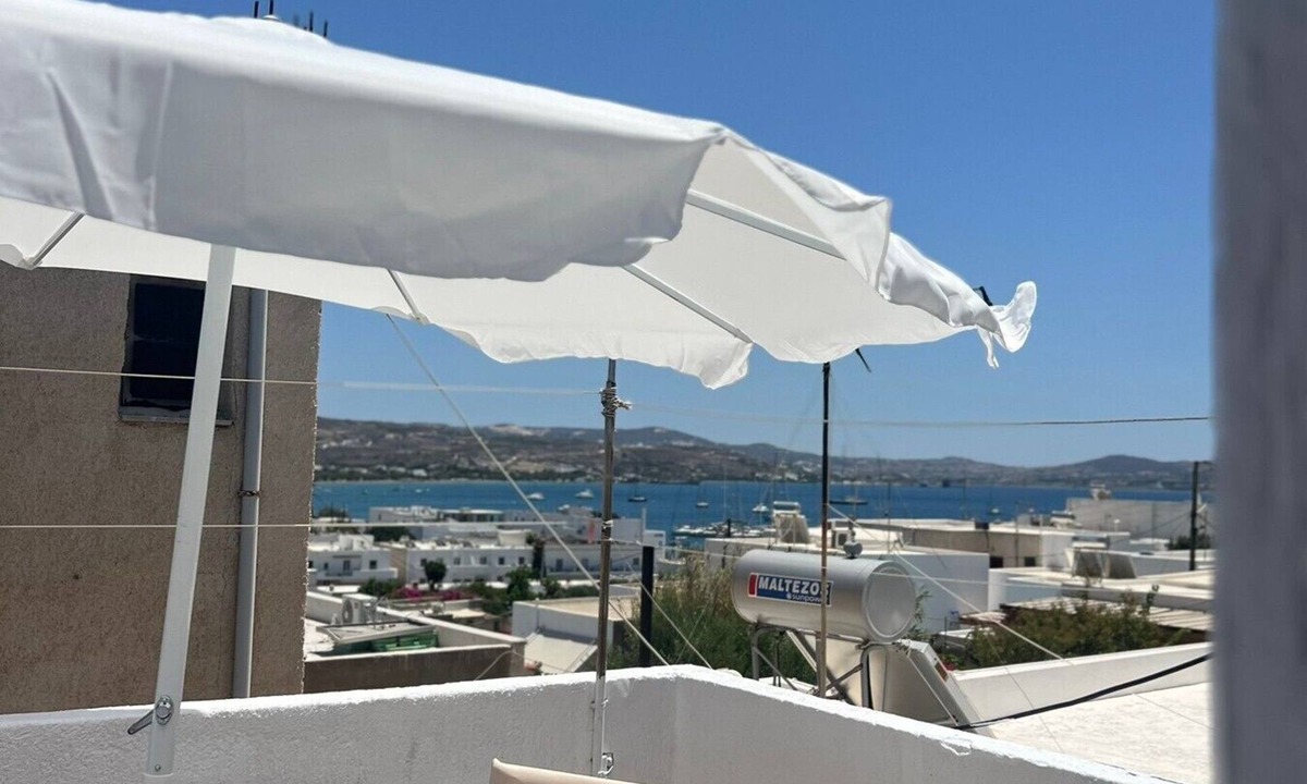 Adamas Apartment | Apartment 'Diana Apartment Adamantas Milos' with Sea View, Wi-Fi and Air Conditioning