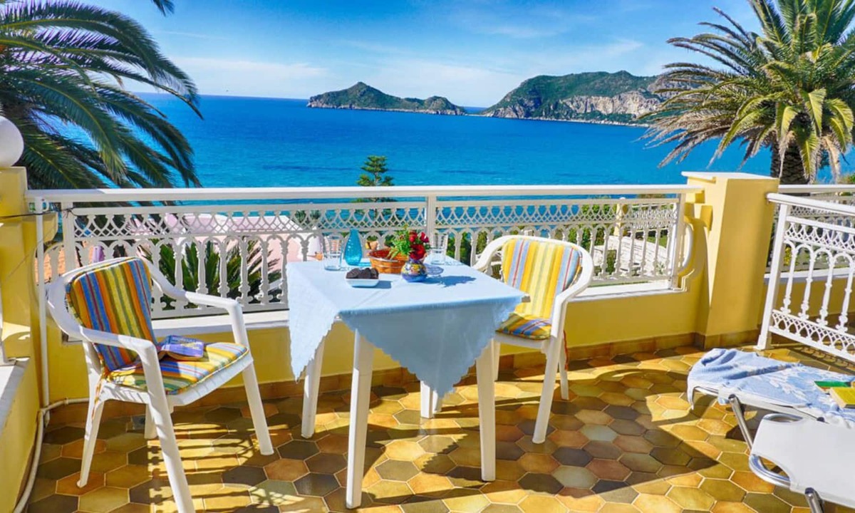 Agios Georgios Pagon Apartment | Apartment for 2 people with a beautiful sea view just 50m from the beautiful sandy beach