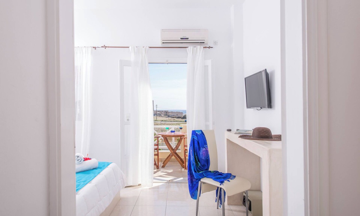 Agios Georgios Bed & Breakfast | Apartment Garden View, 3 guests in a family hotel