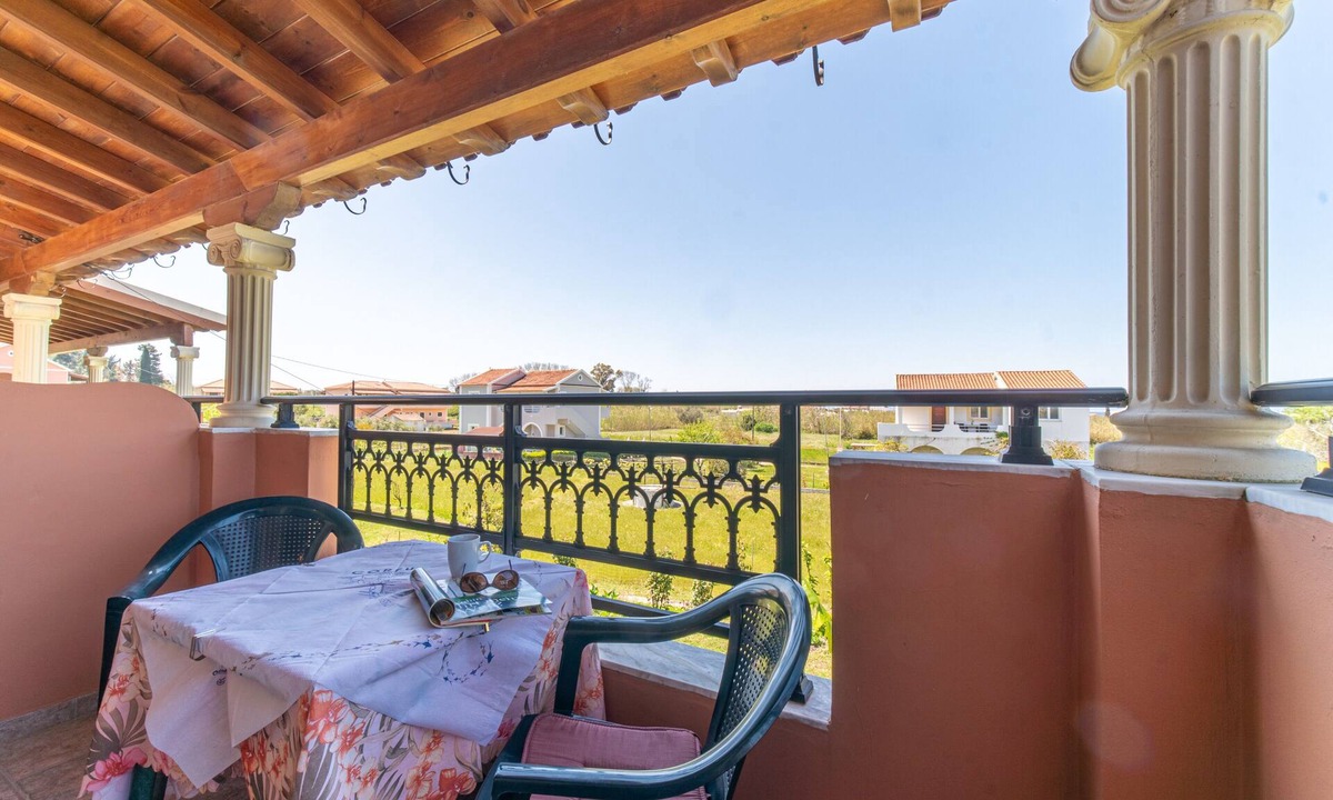 Arillas Apartment | Apartment 'Giannis 11' with Shared Garden, Wi-Fi and Air Conditioning