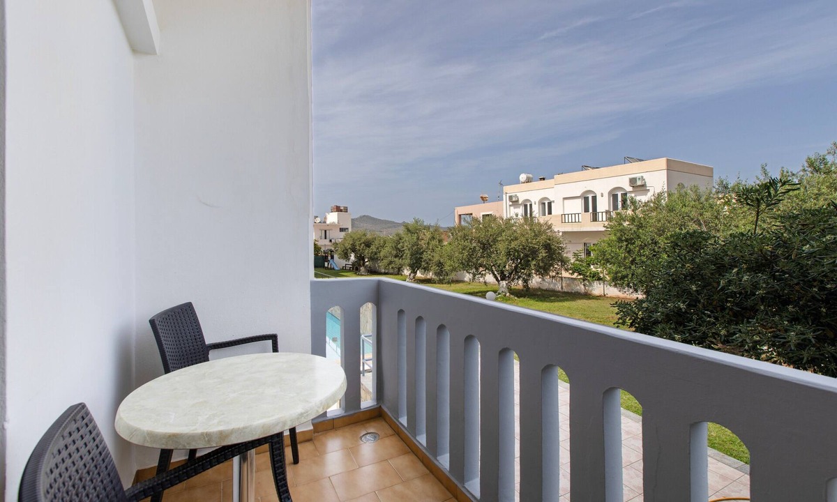Agia Marina Apartment | Apartment 'Popi 3 Adults' with Sea View, Wi-Fi and Air Conditioning