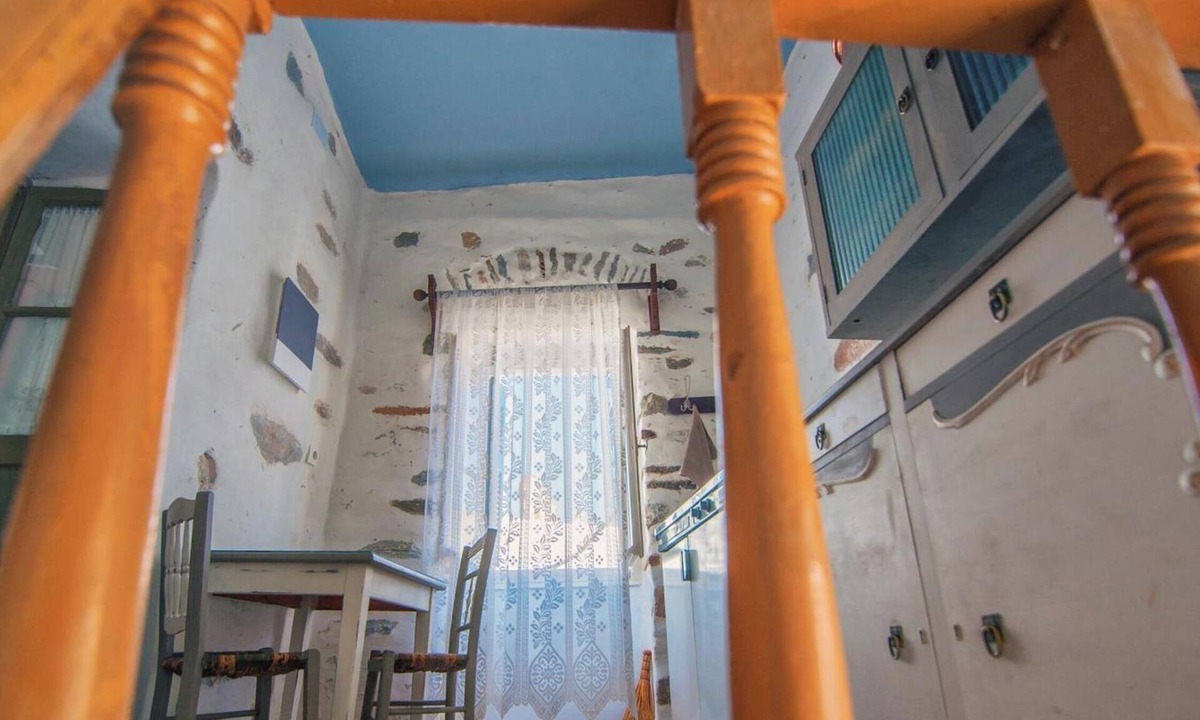 Ano Siros Apartment | Apartment 'The Balcony Of Bougainvillea' with Sea View, Wi-Fi and Air Conditioning