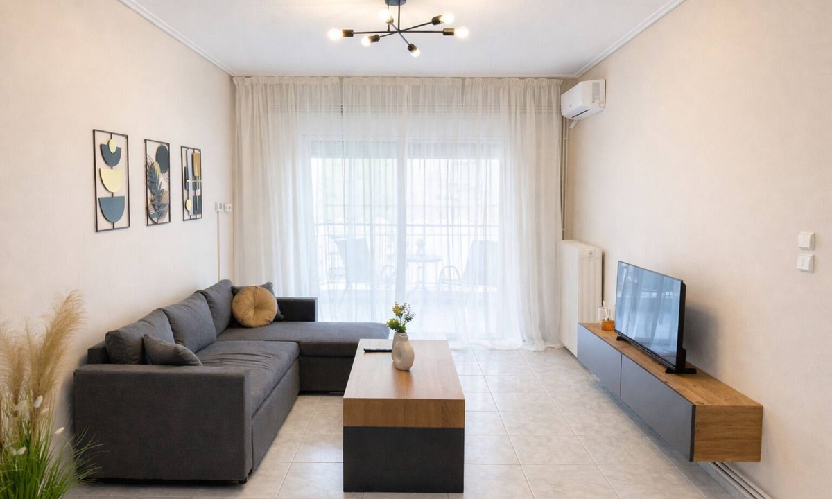 Larissa Apartment | Apartment with Free Parking in the Building