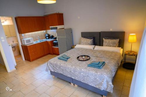 Aigaleo Apartment | Aphrodite - Cozy & Bright Studio in Egaleo-Athens