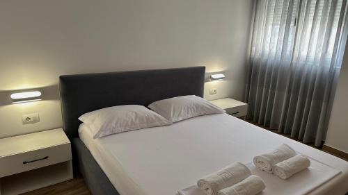 Qender Apartment | Aria's Central Apartment
