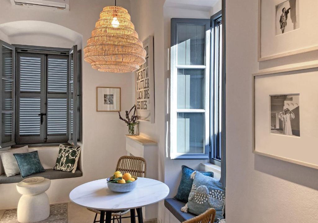idhra House | Arta Hydra