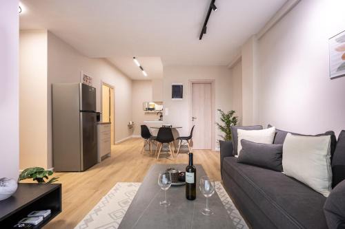 Agios Panteleimonas Apartment | Athens Local Experience