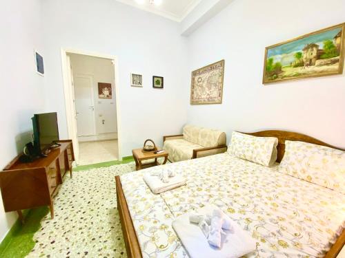 Kinosargous Apartment | Athens Vintage Apartment