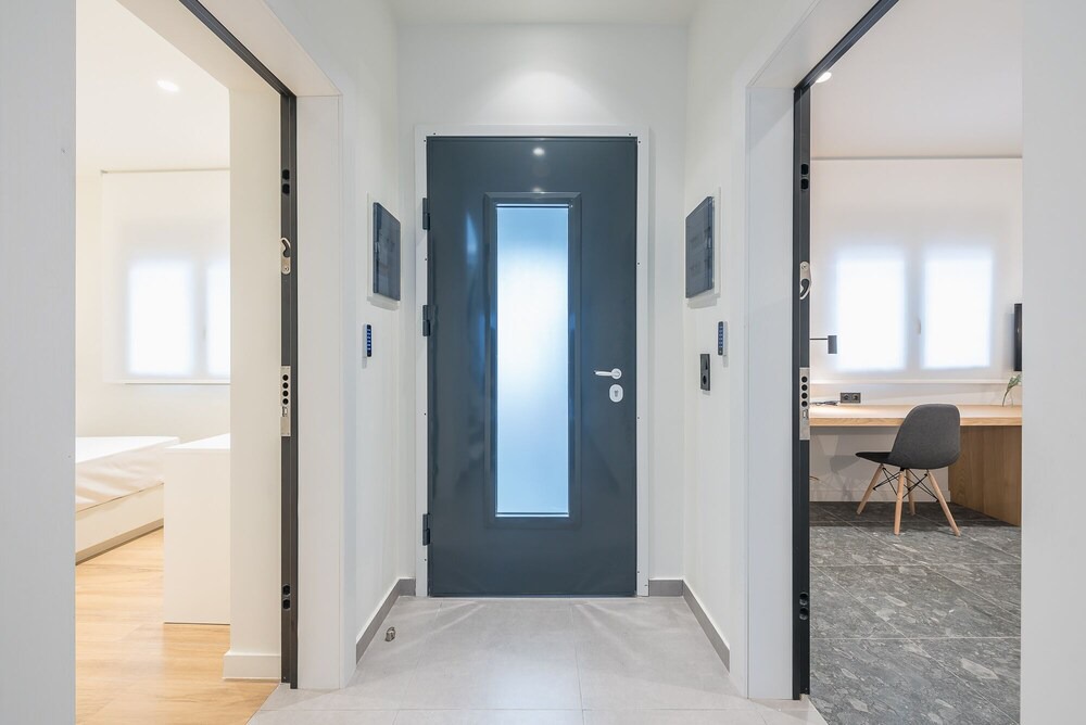 Attiki Apartment | B1: The "Asprogeraka" by SPACEERS