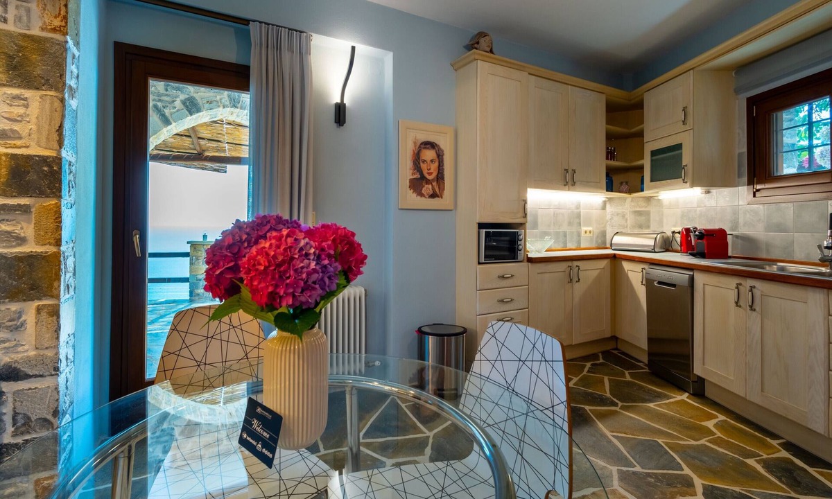 Papa Nero Apartment | Barbarella No2 Apartment with Sea View, Wi-Fi and Air Conditioning