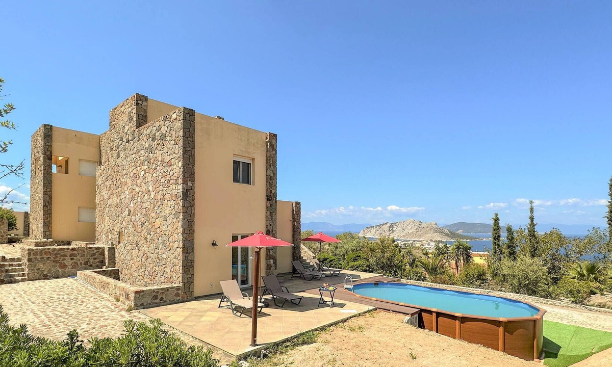 Kontos House | Beach front home in Perdika