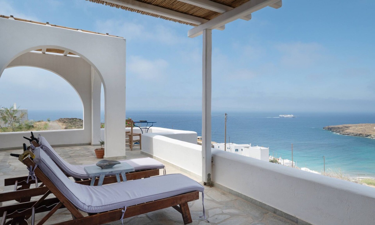 Exomvourgo House | Beach House in Tinos Island – Sea View, Wi-Fi, Air Conditioning