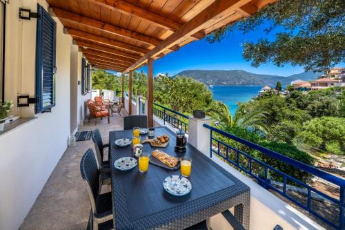 Matsoukata House | Beachfront Casa Floisvos Fiskardo