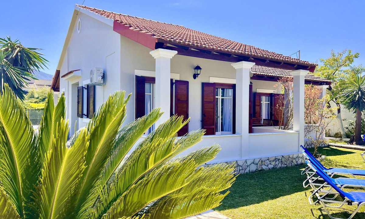 Acharavi Apartment | Beachfront Suite GardenMare 2