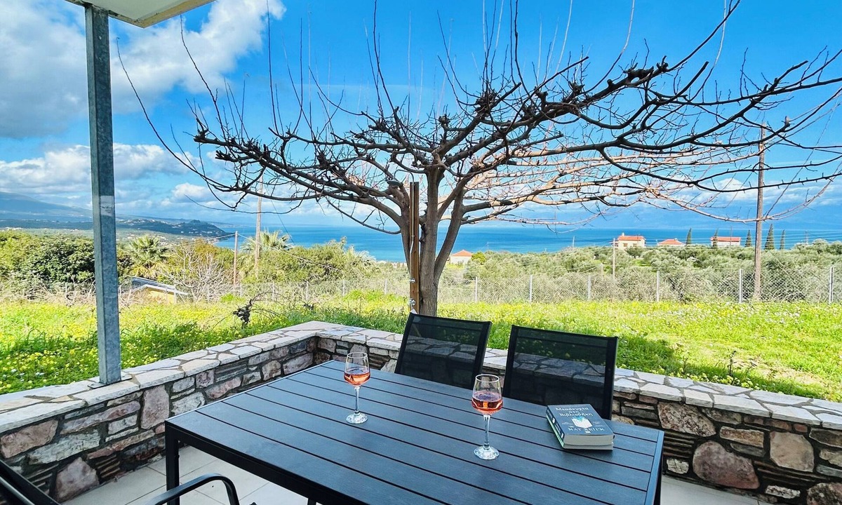 Pylos-Nestoras Apartment | Beautiful holiday homes in the country with terrace | Messenia, Peloponnese