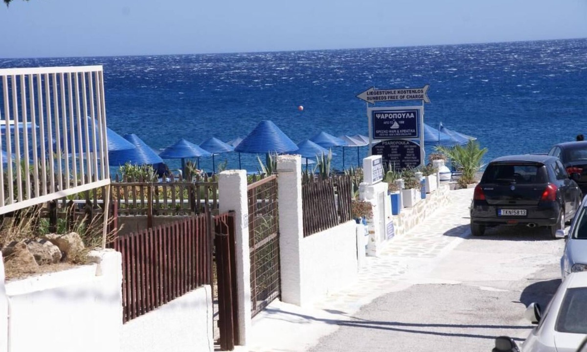 Koutsounari House | Beautiful vacation home on the beach with sea view