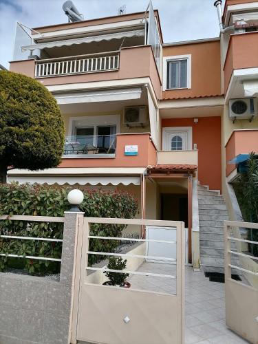 Nea Peramos Apartment | Bella Casa