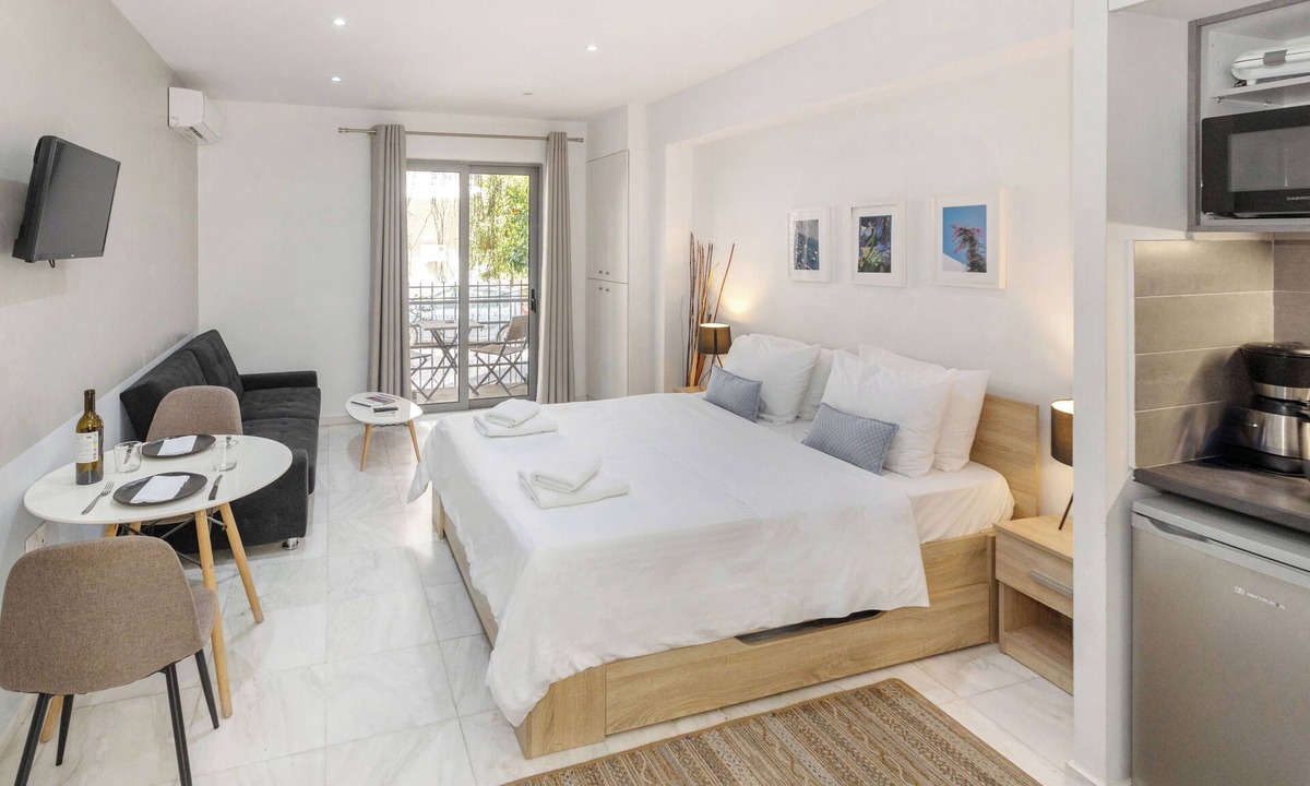 Ilisia Apartment | BES 3 - Spacious Studio with Green Balcony by GHH