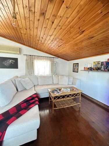 Kropia Apartment | Boomers Attic Athens