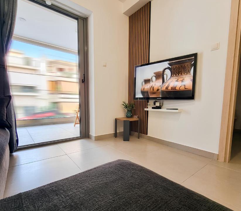 Moschato-Tavros Apartment | Bright & Modern home in Athens