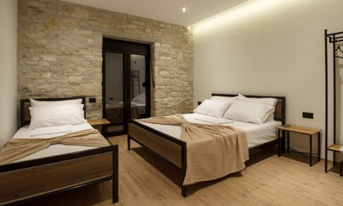 Lazarat Hotel | Bujtina Koel