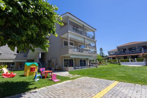 Siviri Apartment | By the Sea Apartments-studios