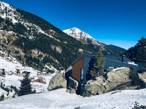 Donji Crnobreg Villa | Cabin on a Rock - Mountain Escape