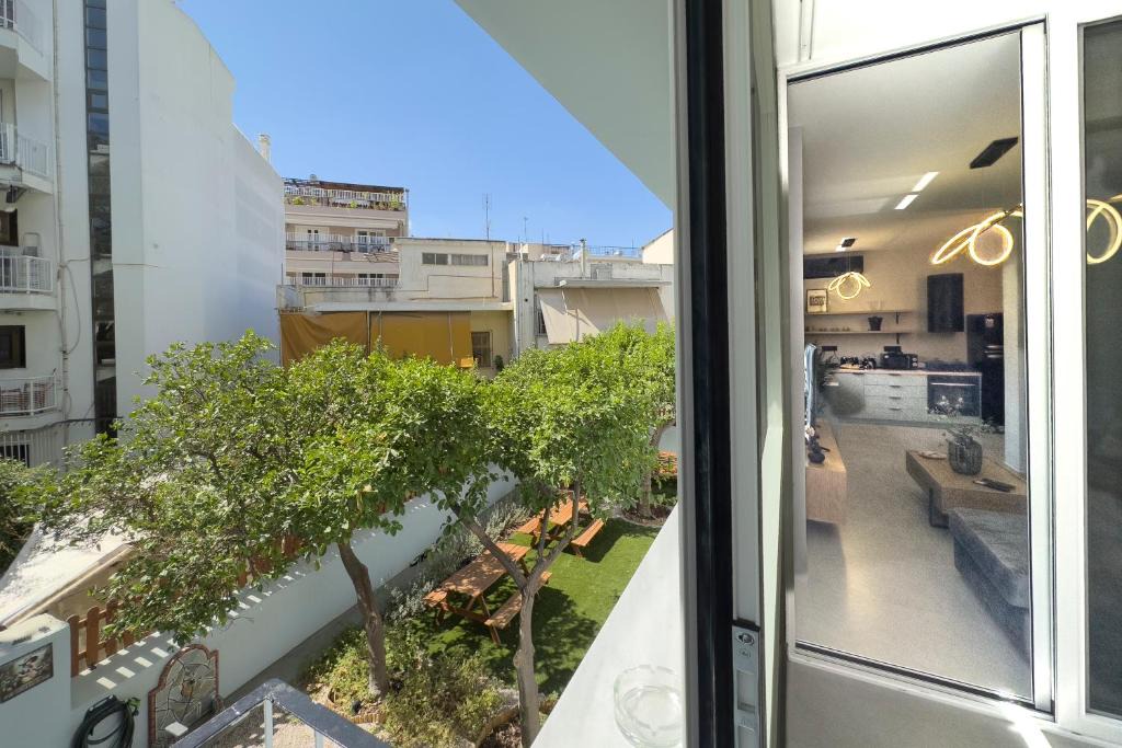Filopappou Apartment | Callisto Family Apartment for 6 near Acropolis & Philopappou